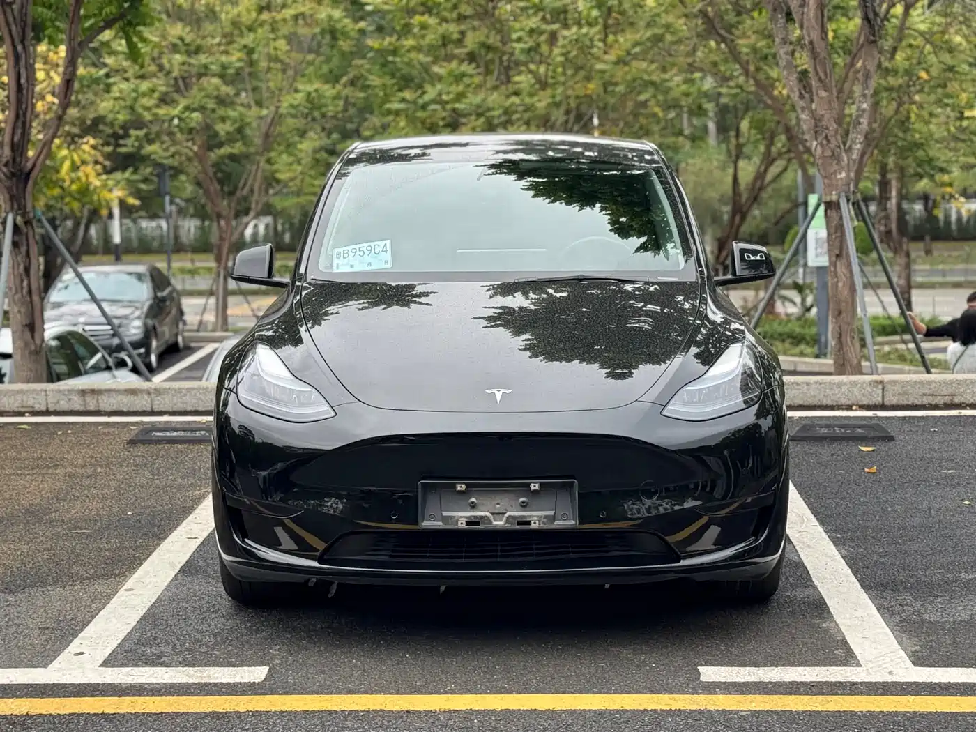 TESLA MODEL Y