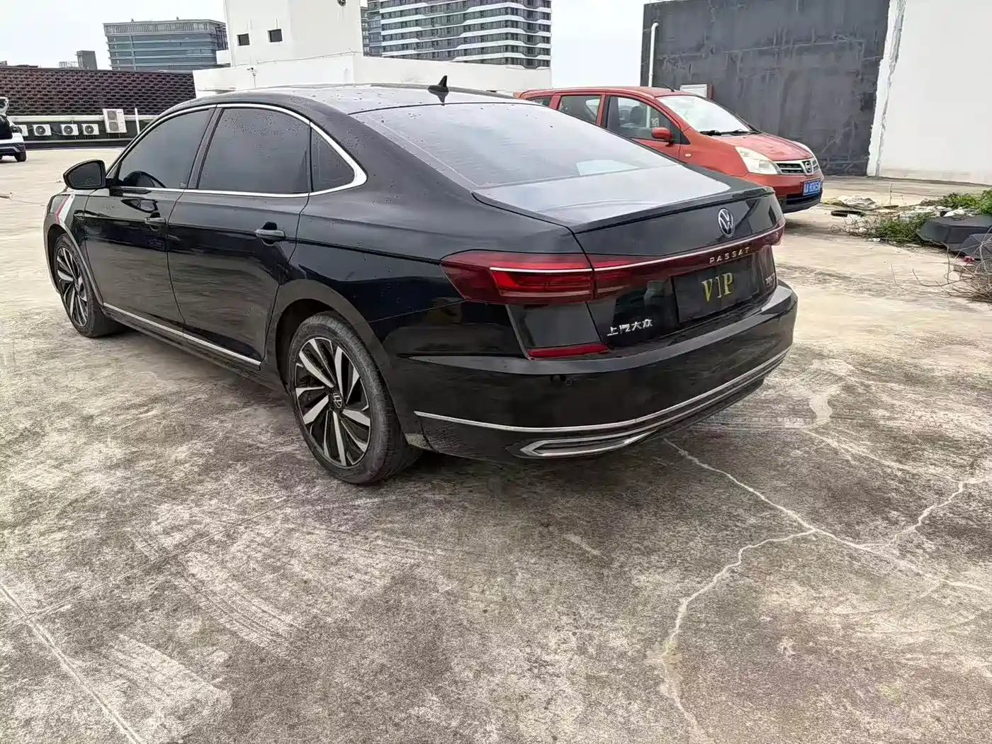 Volkswagen Passat 2023 330TSI Starlight Luxury Edition фото 9