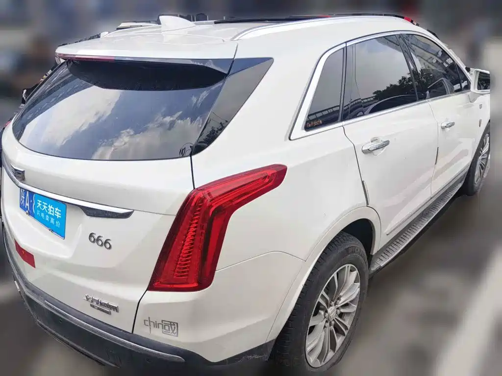 Фото 2 - Cadillac XT5