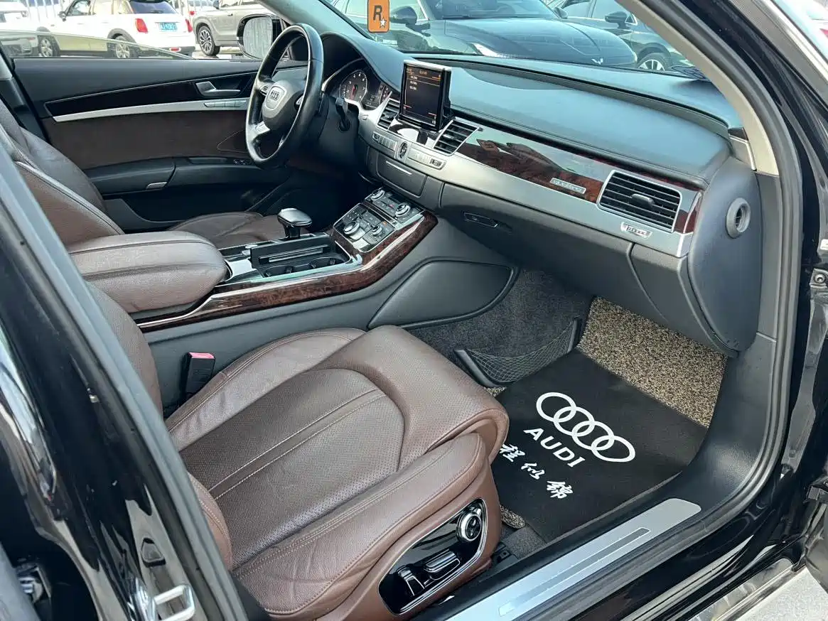 Audi A8 2013 A8L 45 TFSI quattro Comfort фото 7