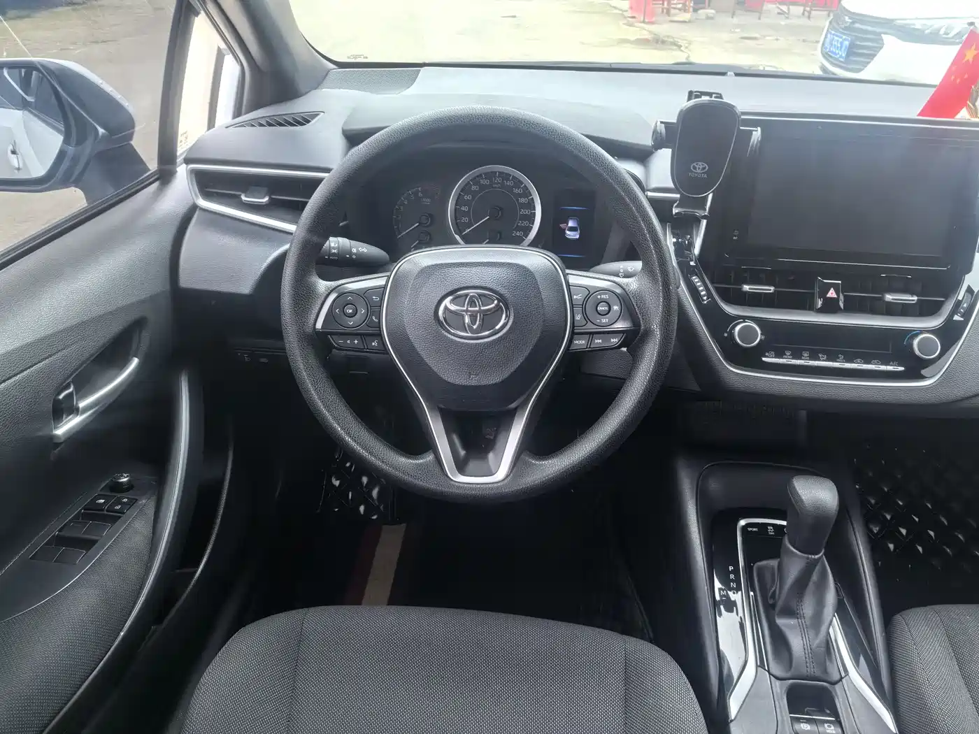 Toyota Levin 2023 185T CVT Luxury фото 10