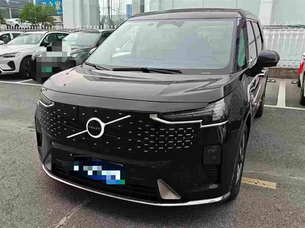 Volvo EM90 2024 2025 Ultra Six-Seater