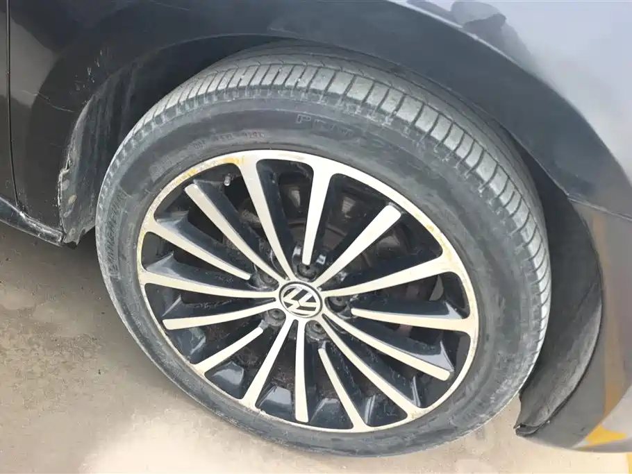 Volkswagen Passat 2014 1.8TSI DSG Luxury Edition фото 6