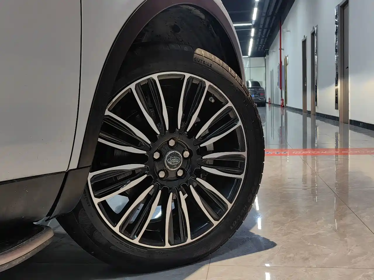 Land Rover Discovery Sport 2018 200PS PURE Edition фото 8