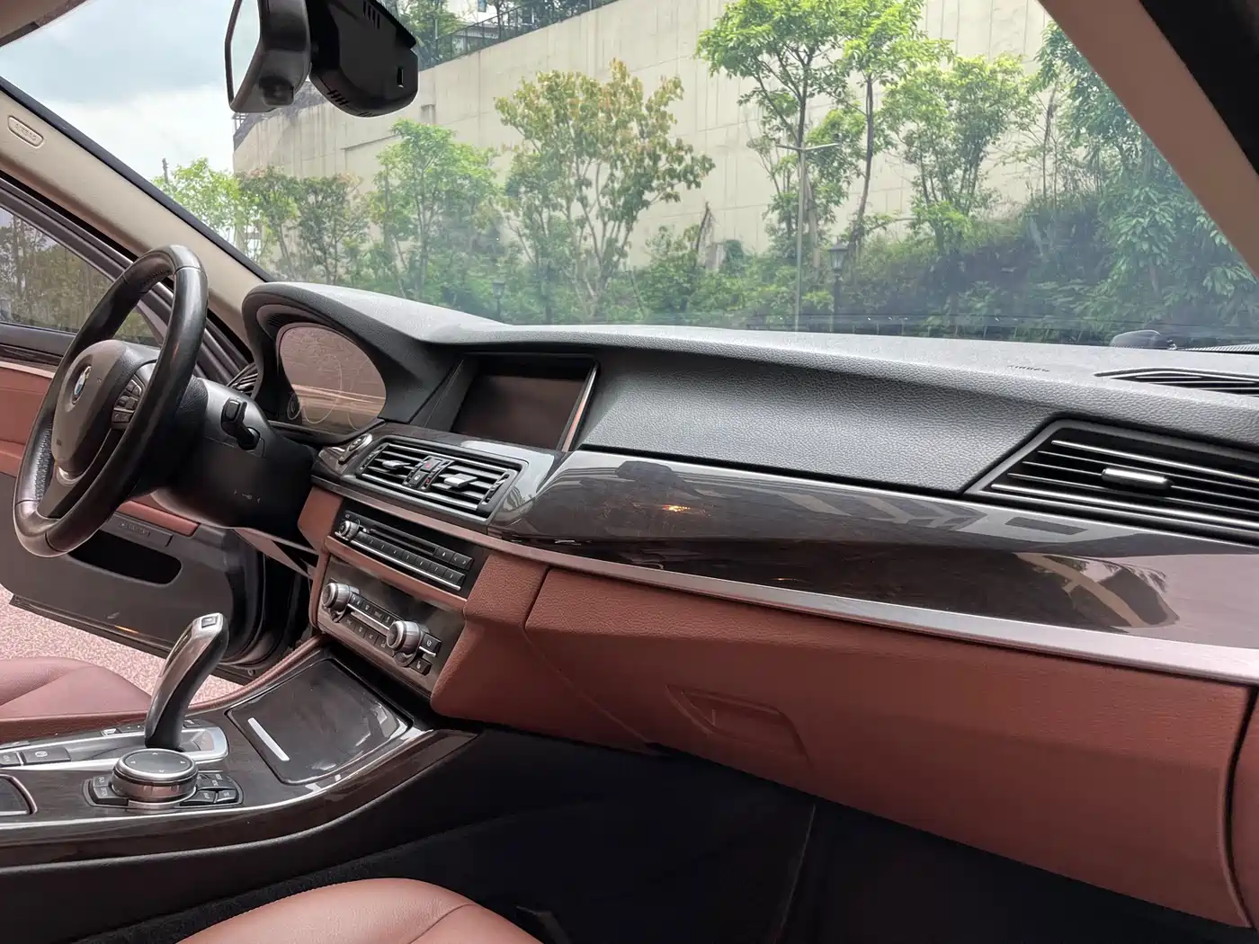 BMW 5 Series 2014 528Li Leading Edition фото 15