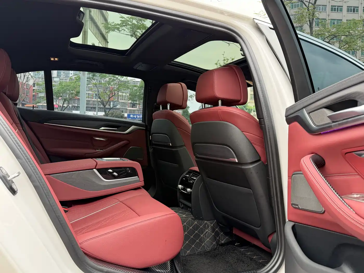 BMW 5 Series 2023 530Li Premium M Sport Package фото 11