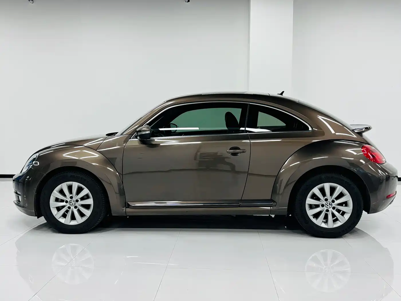 Volkswagen Beetle 2014 1.4TSI Fashion Edition фото 4