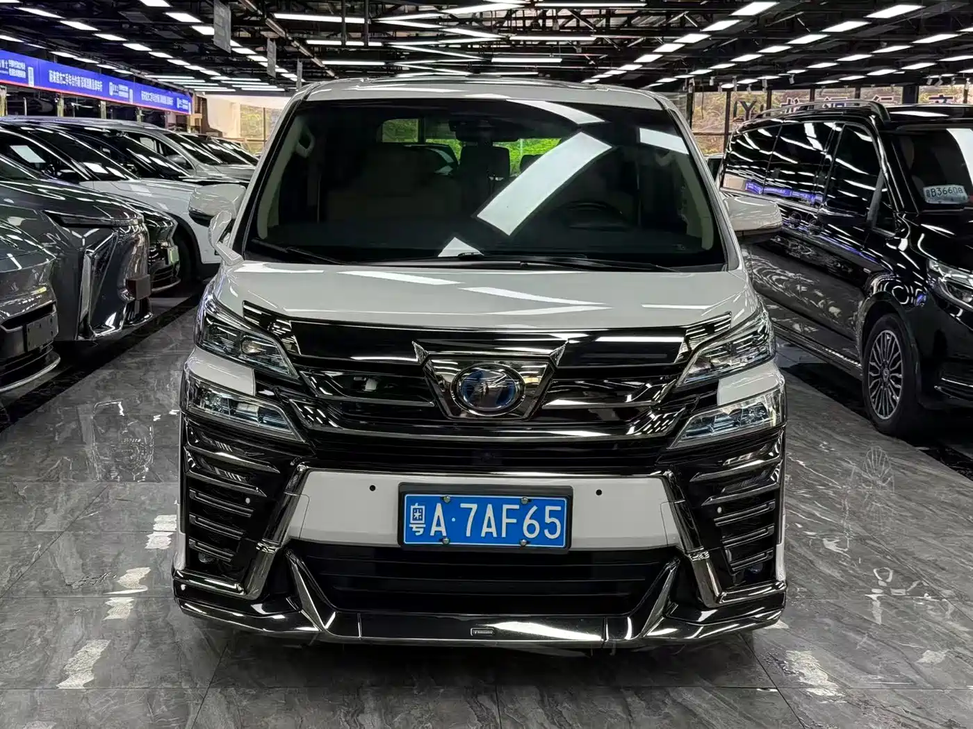 Toyota Vellfire 2020 2020 Twin Engine 2.5L HV Premium Edition