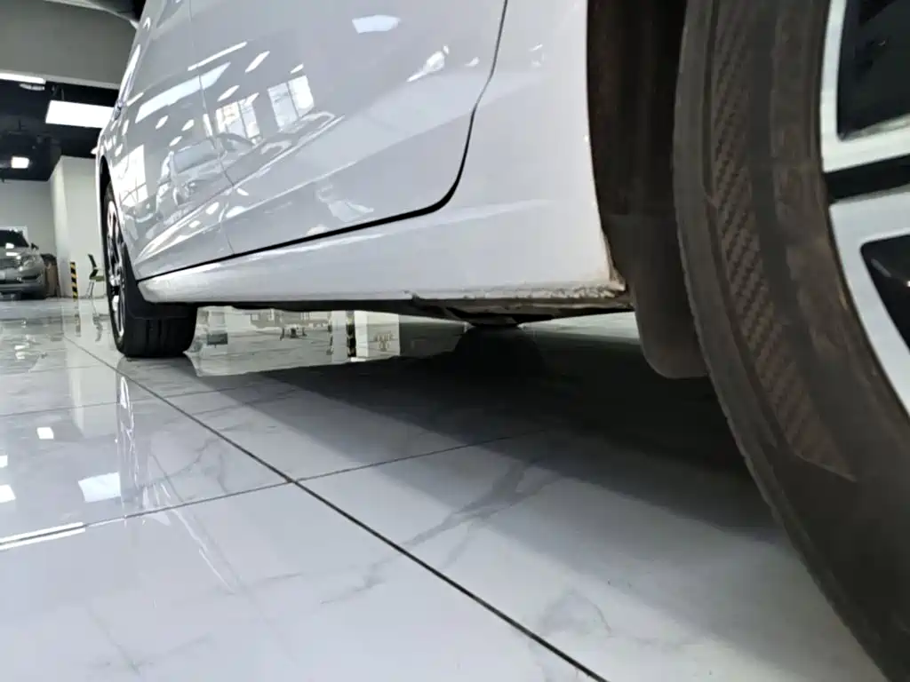 Фото 22 - Volkswagen Sagitar