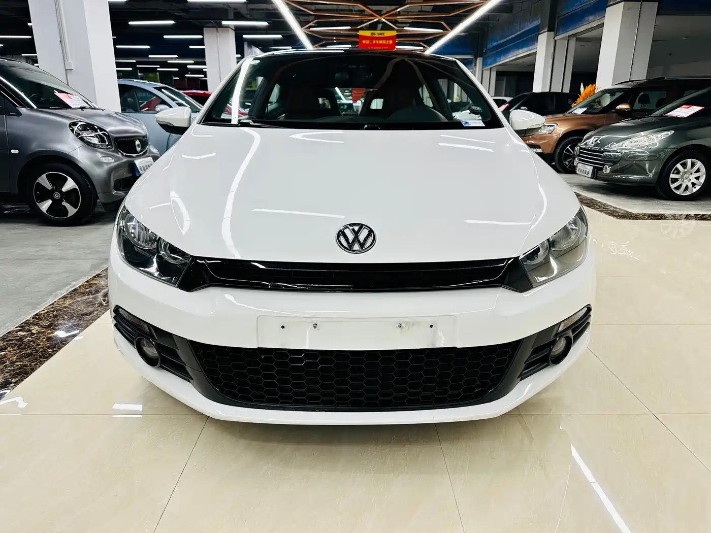 Volkswagen Scirocco 2010 2.0TSI Luxury Edition фото 8