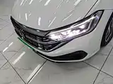 Фото 24 - Volkswagen Sagitar