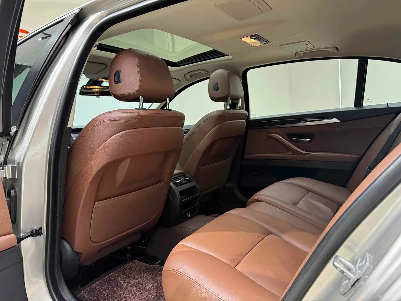BMW 5 Series 2014 525Li Leading фото 18