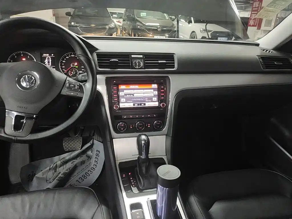 Volkswagen Passat 2015 1.8TSI DSG Honor Edition фото 12