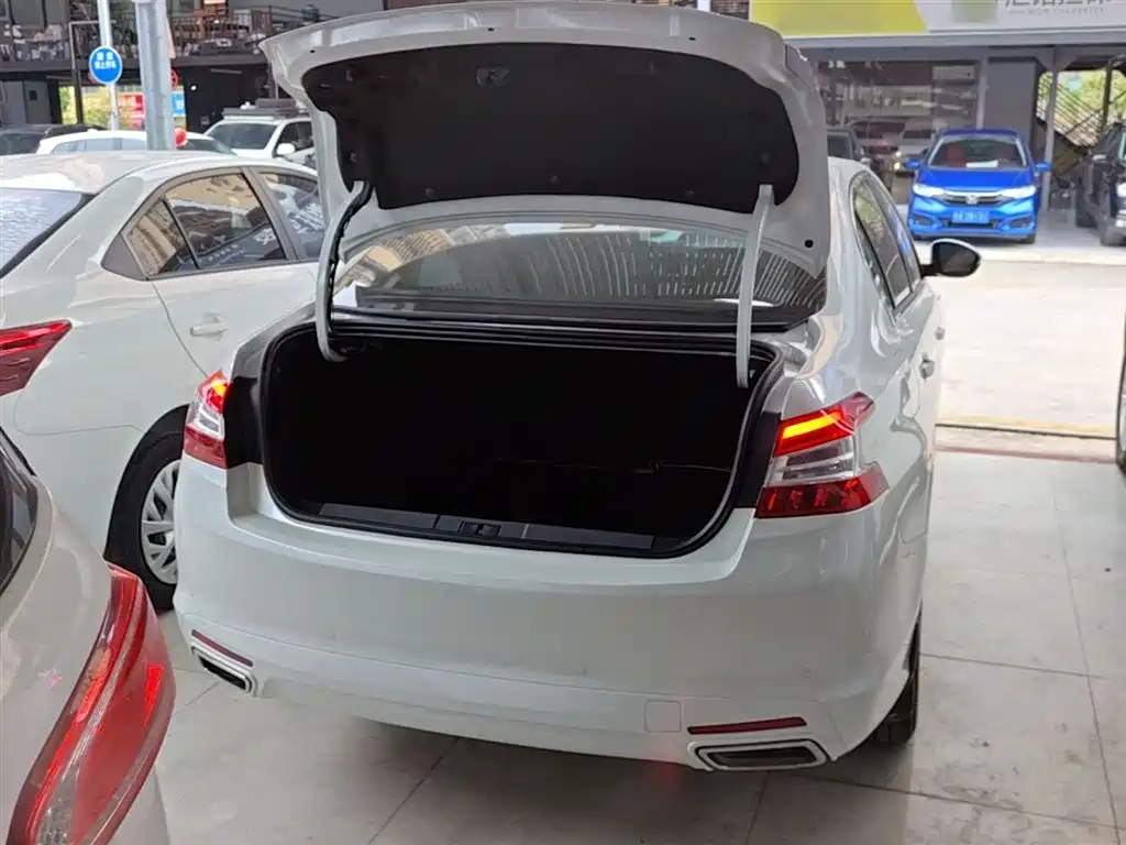 Peugeot 408 2018 Facelift 350THP Automatic Luxury фото 19