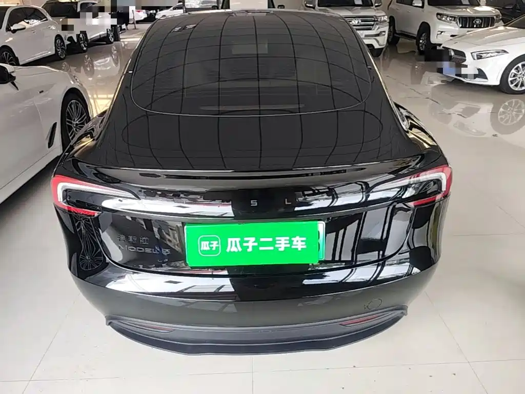 Tesla Model 3 2026 2025 Model Year Facelift Rear-Wheel Drive