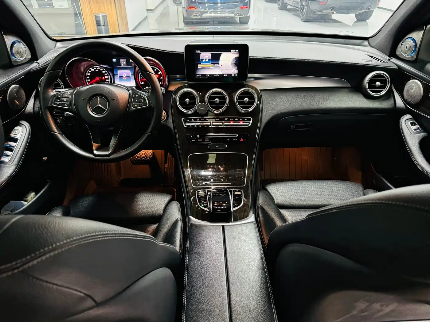 Mercedes-Benz GLC 2017 GLC 260 4MATIC Luxury фото 8
