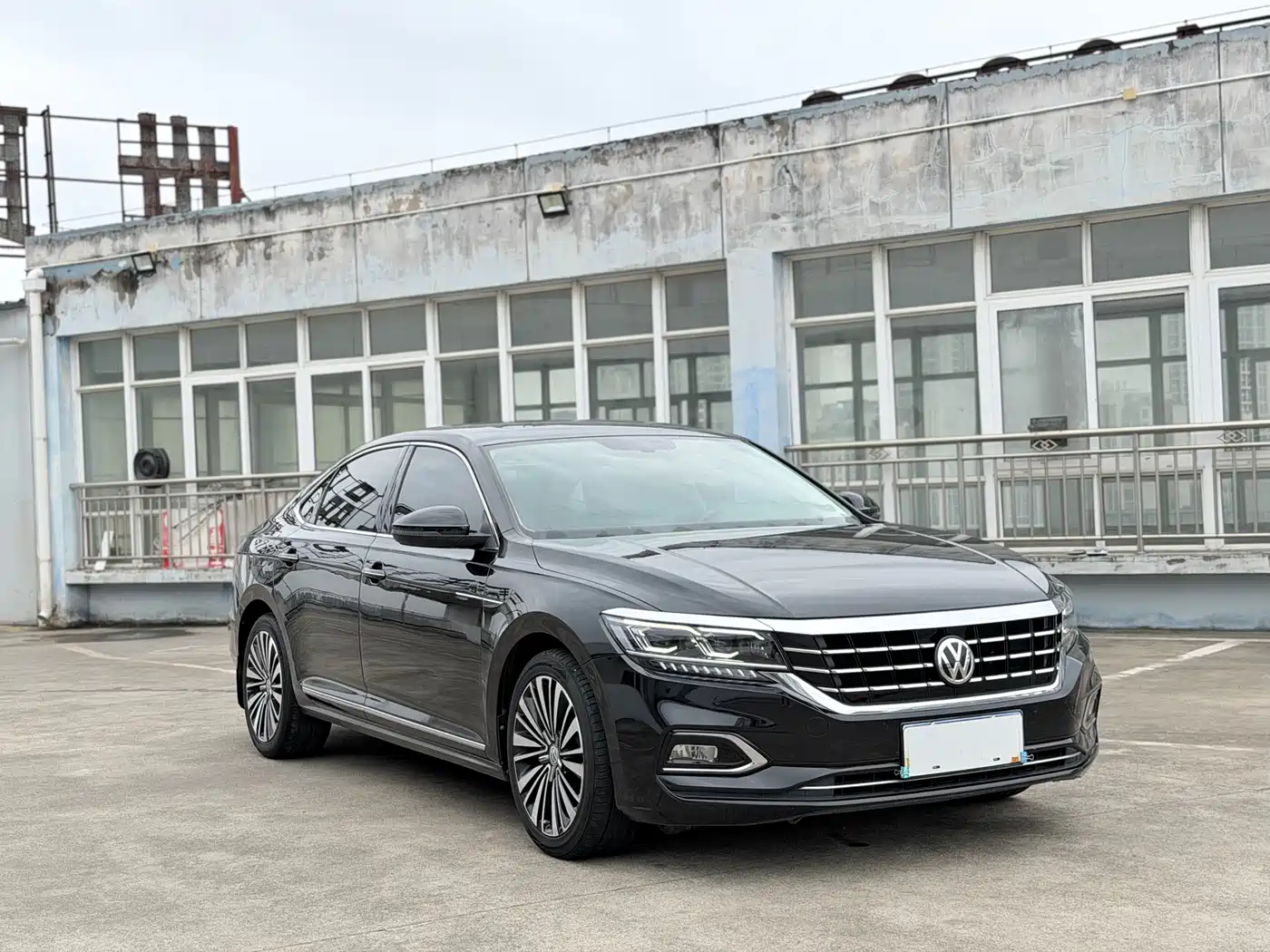 Volkswagen Passat 2019 Model 380TSI Luxury Edition China VI фото 3