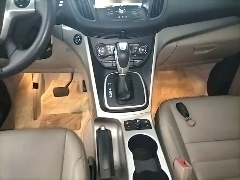 Фото 14 - Ford Kuga