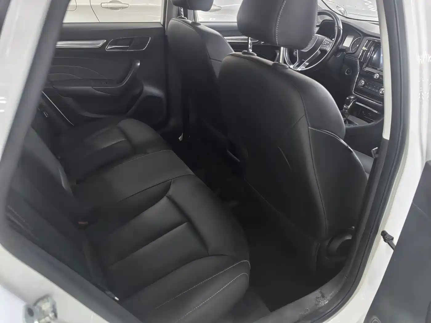 Photo 4 - Roewe i6