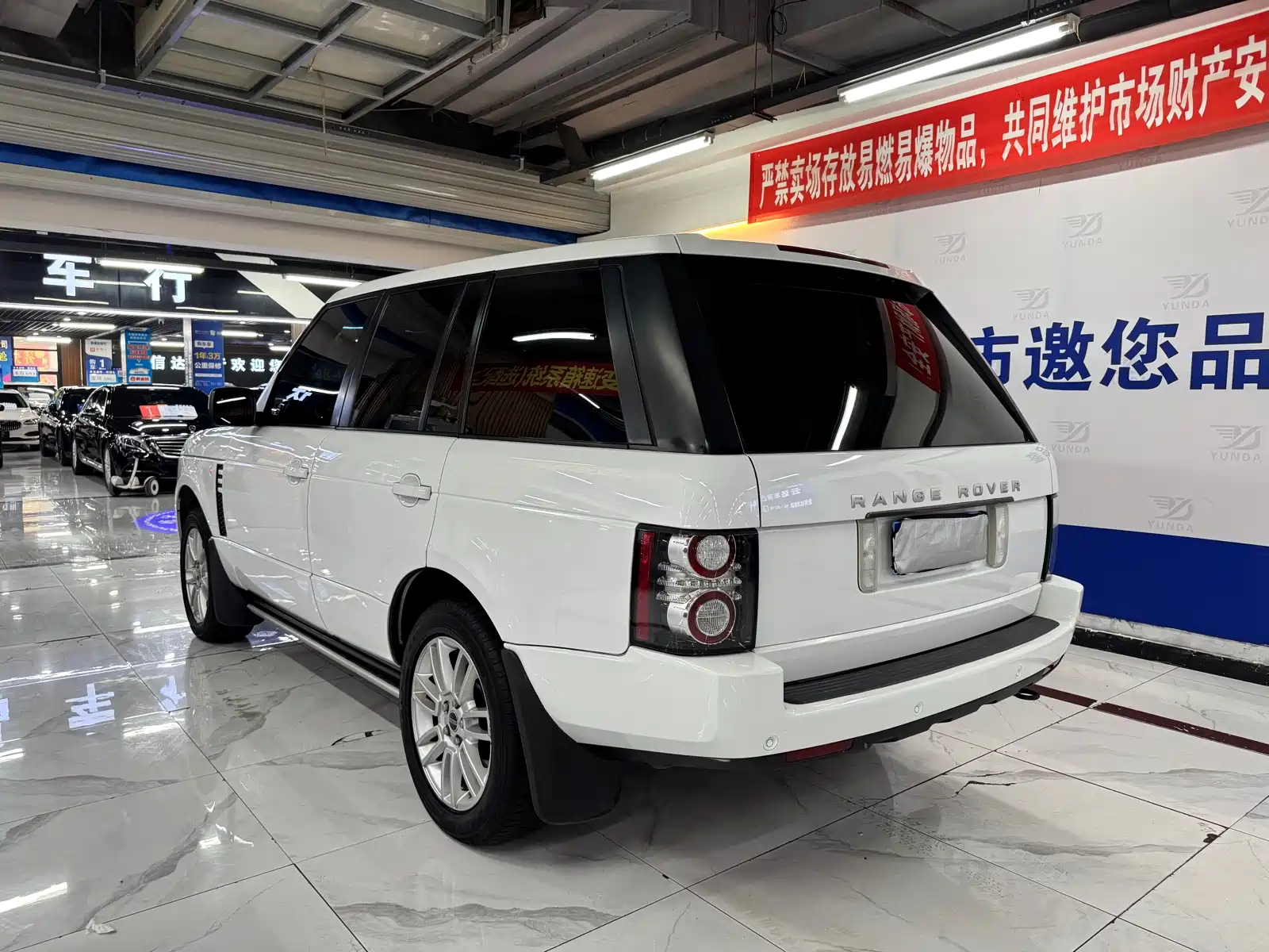 Фото 11 - Land Rover Range Rover