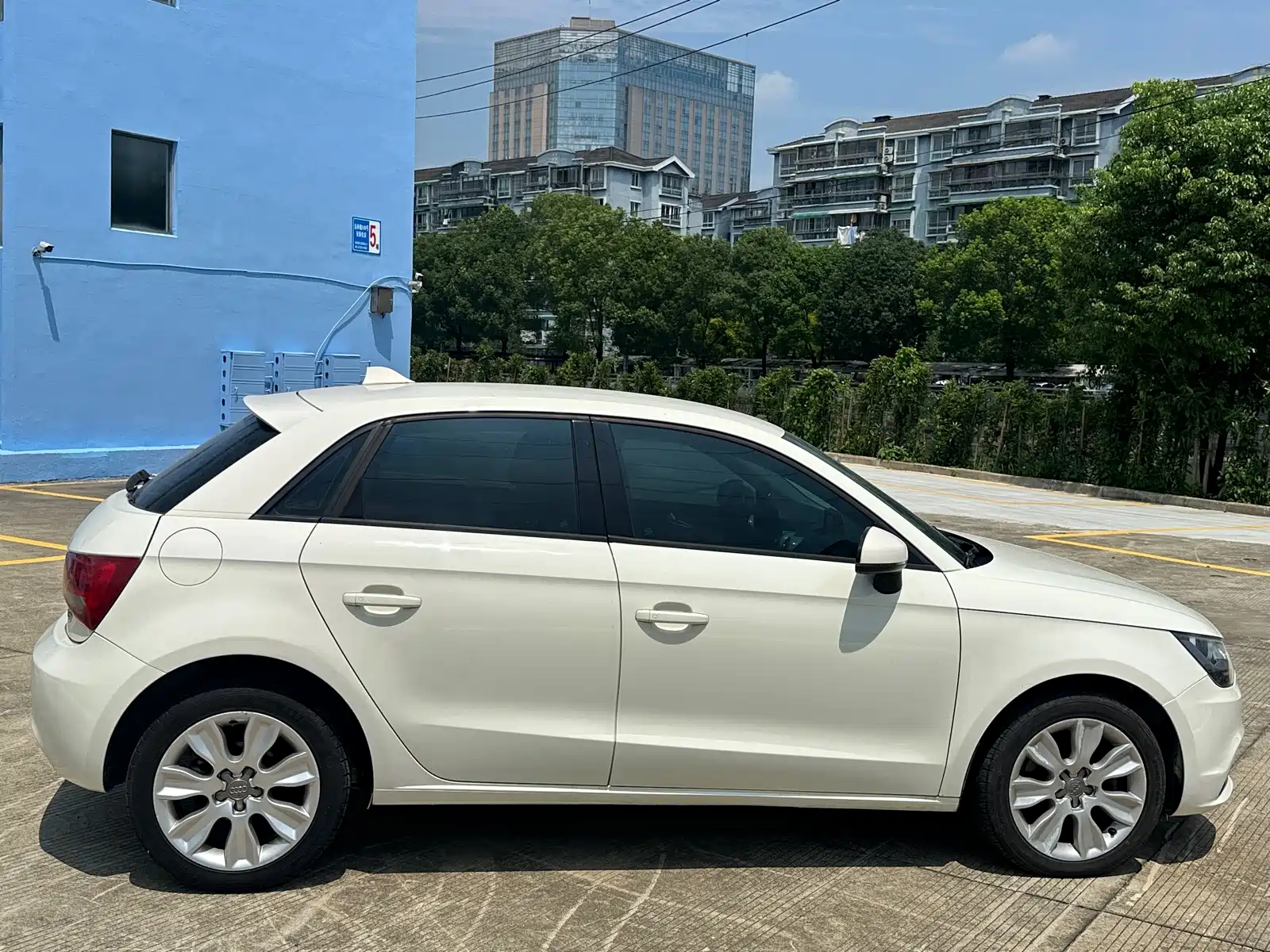 Фото 4 - Audi A1