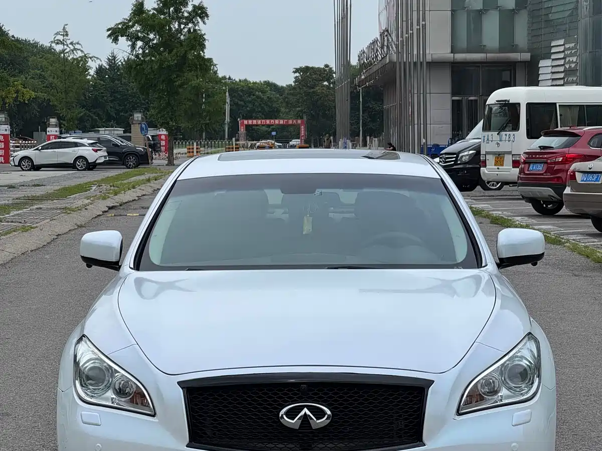 Infiniti Q70 2015 2015 Q70L 2.5L Enjoyment Edition