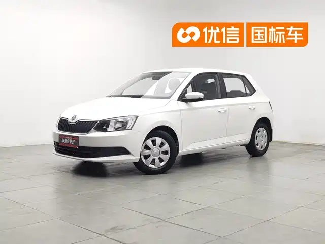 Škoda Fabia 2015 1.4L Automatic Advance Edition — фото 1