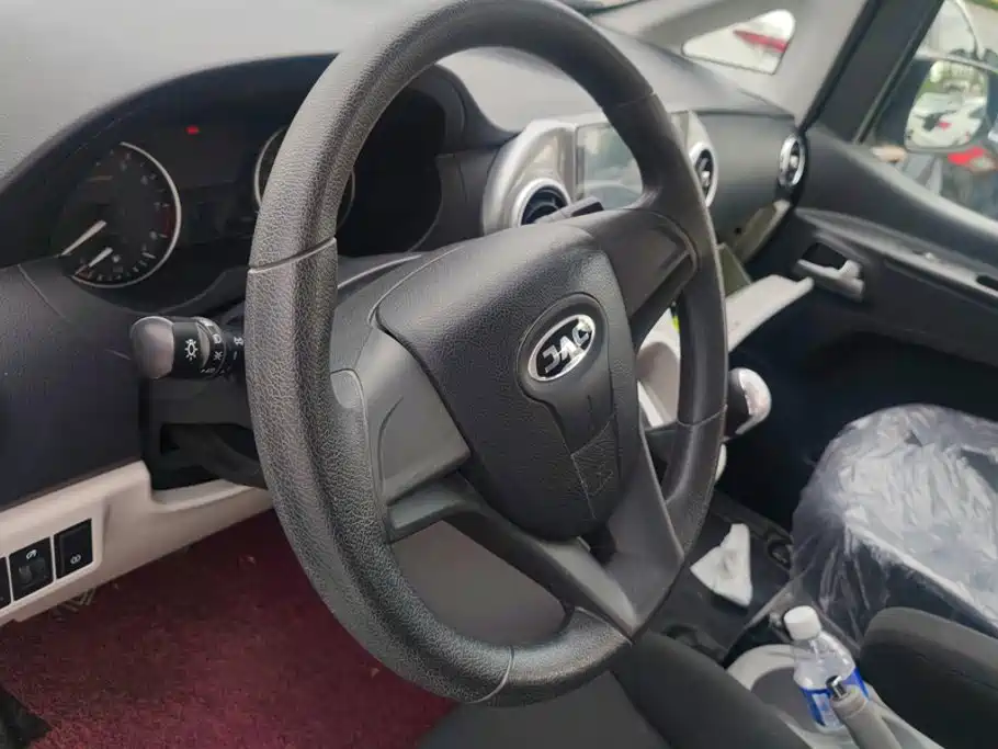 JAC Refine M3 2026 2023 1.8L 7/8-seater Comfort Edition