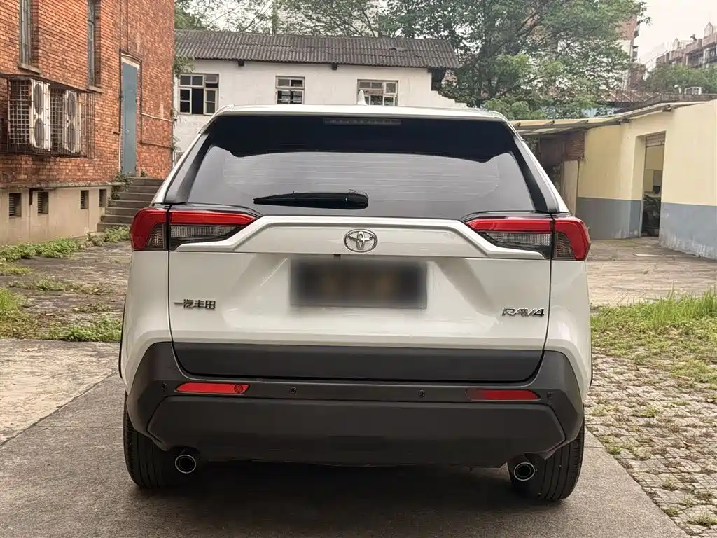 Toyota RAV4 Rongfang 2023 2.0L CVT 2WD Urban Edition фото 11