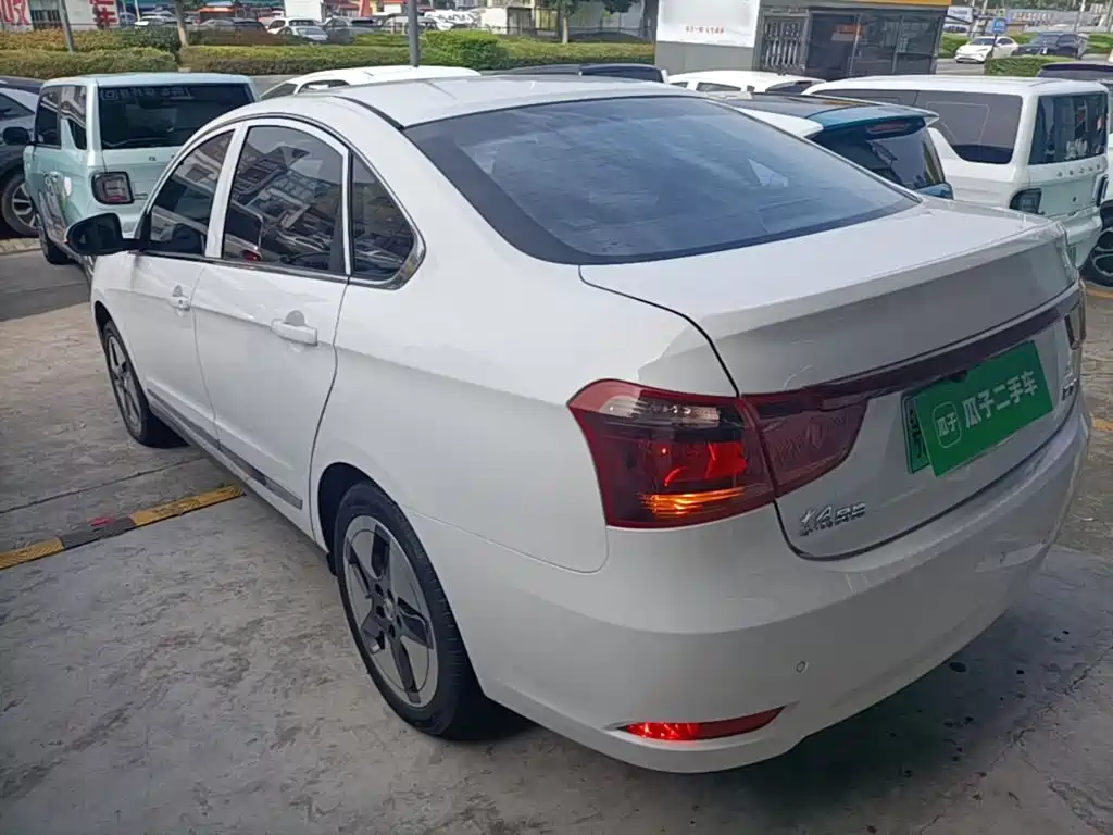 Dongfeng Aeolus Dongfeng Fengshen E70 2023 2023 400H Battery Swap Taxi Version