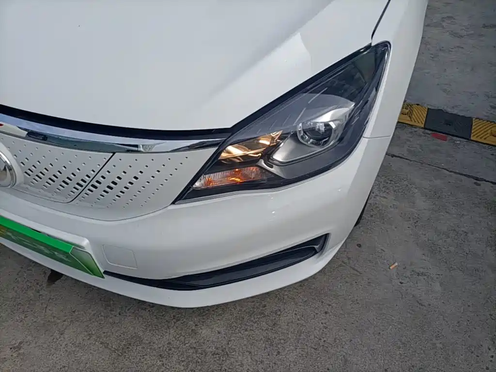 Dongfeng Aeolus Dongfeng Fengshen E70 2023 2023 400H Battery Swap Taxi Version