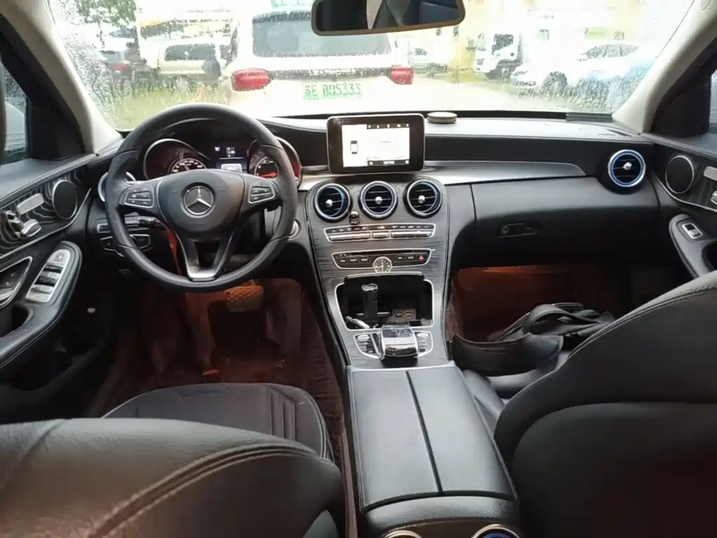 Фото 10 - Mercedes-Benz C-Class