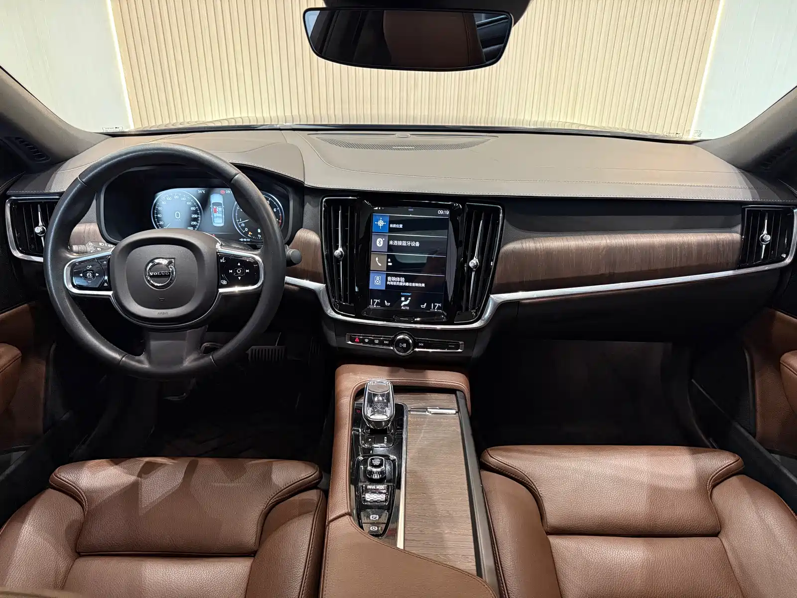 Фото 7 - Volvo S90