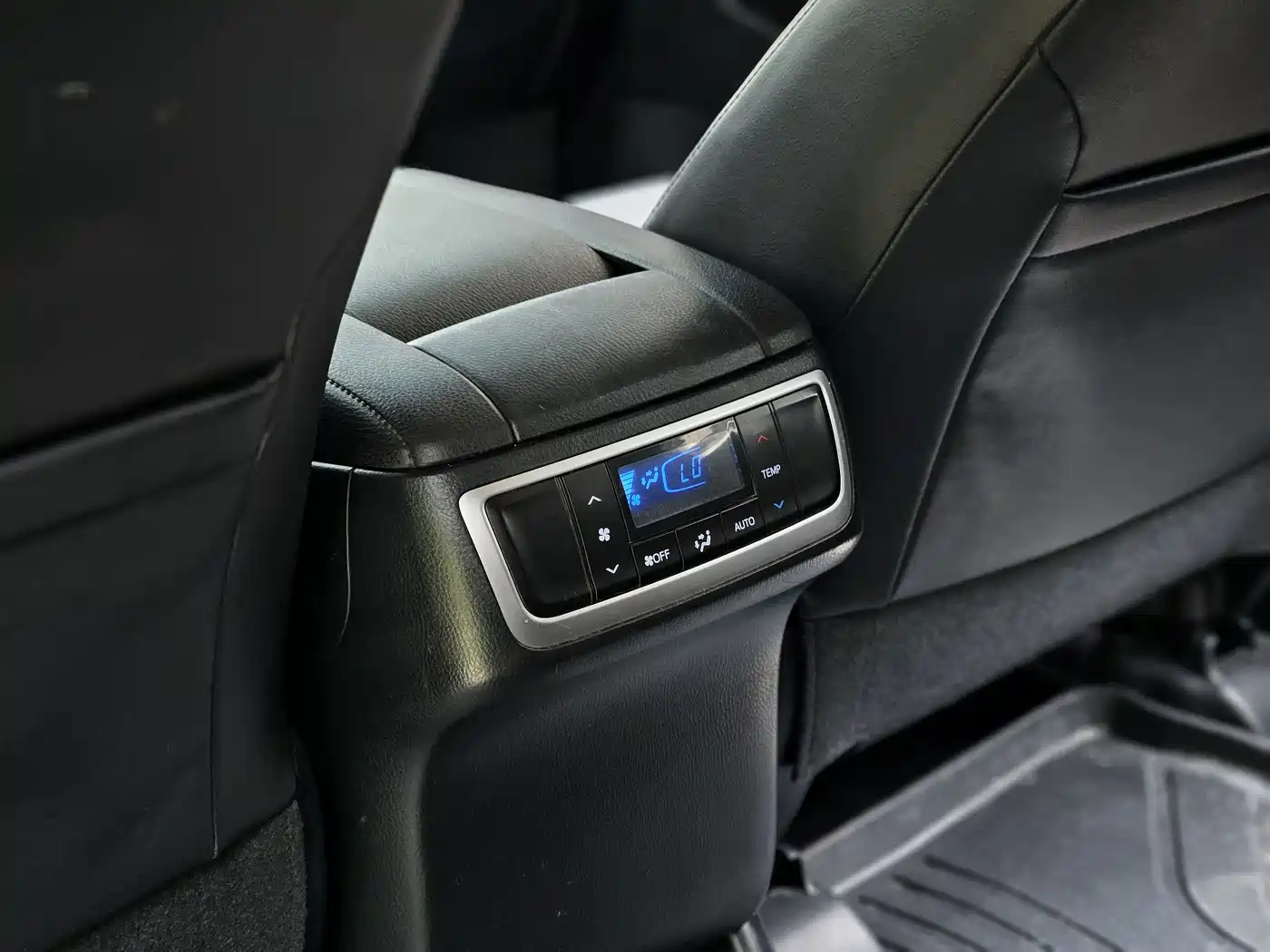 Toyota Highlander 2015 2.0T AWD Luxury Edition 7-seater фото 18