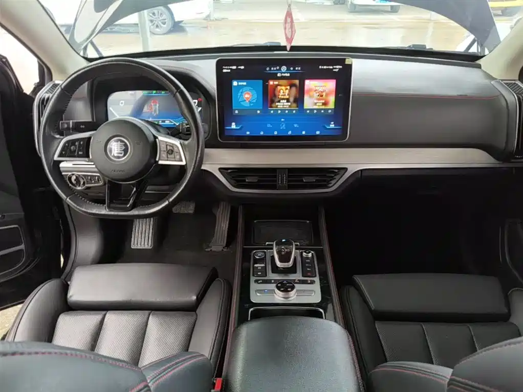 BYD Tang New Energy 2018 DM 2.0T AWD Intelligent Pioneer 7-Seater China V фото 10