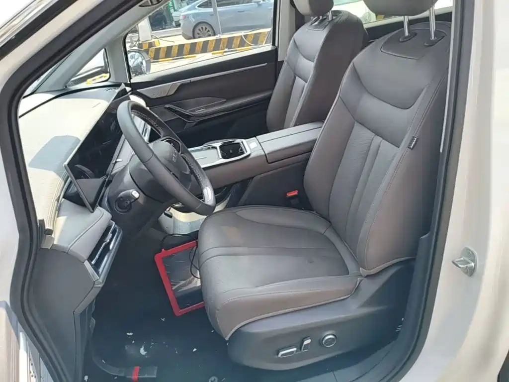 SAIC Maxus Maxus G70 2023 2024 Model 2.0T Automatic Flagship 7-Seater