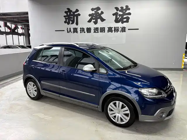 Volkswagen Golf (Import) 2011 1.4TSI Cross Golf — фото 3
