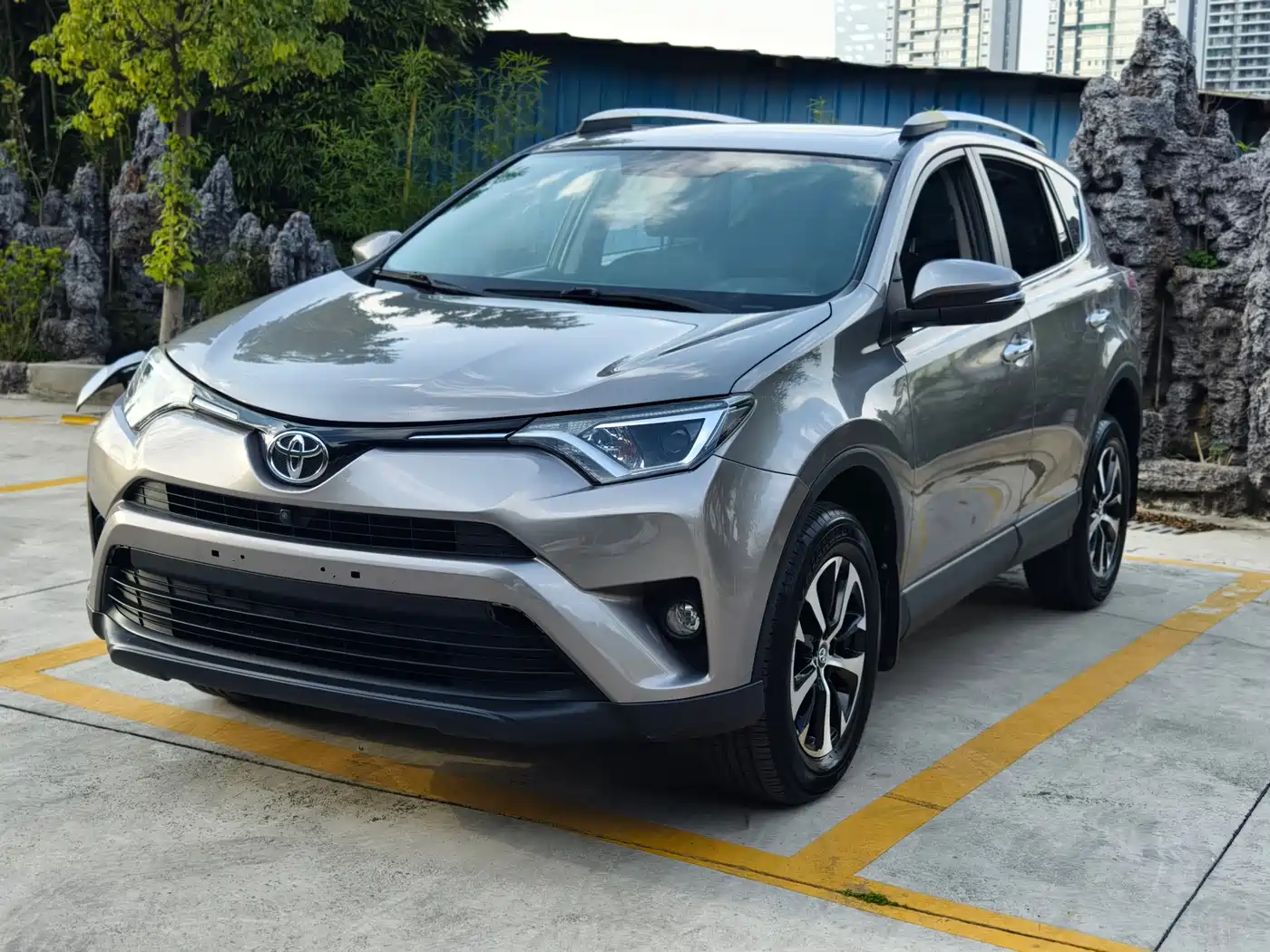 Toyota RAV4 Rongfang 2016 2.0L CVT 2WD Trend (China V)