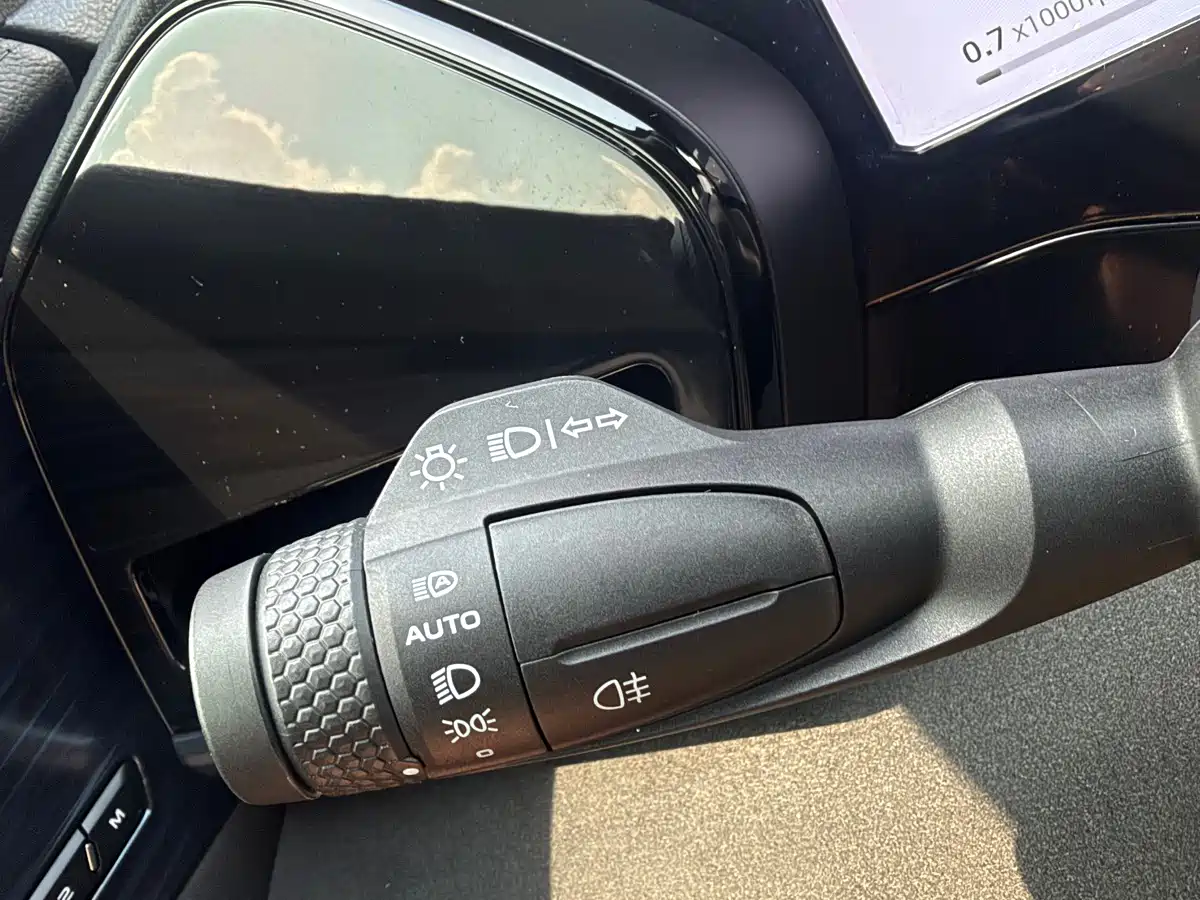 Geely Monjaro 2023 2024 Model 2.0TD High-Power Automatic 2WD Cloudrise Edition