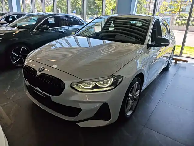 BMW 1 Рестайлинг, 120i, M Спорт, чёрный пакет