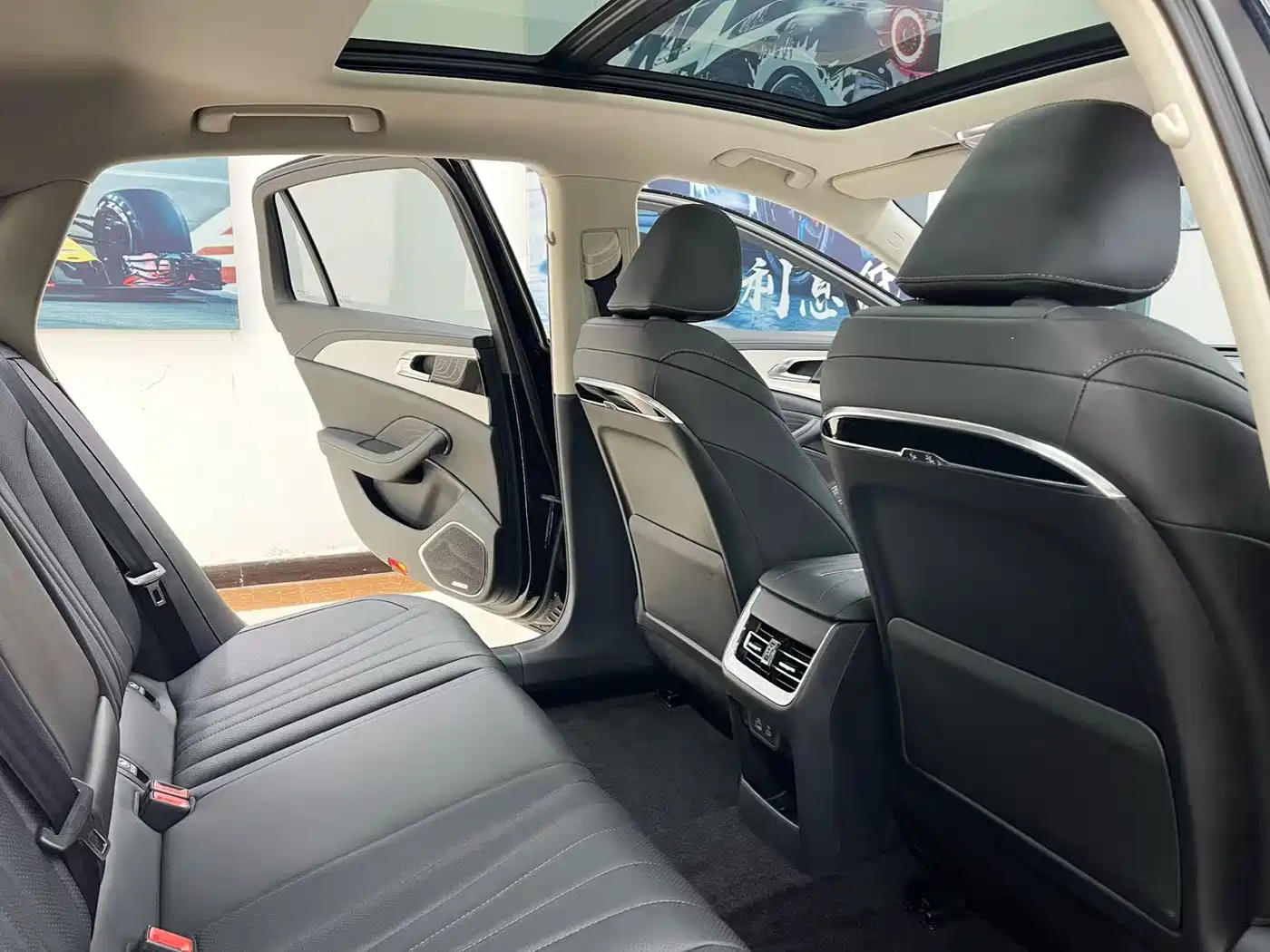 Hongqi H5 PHEV 2025 130 Super Hybrid Edition фото 7