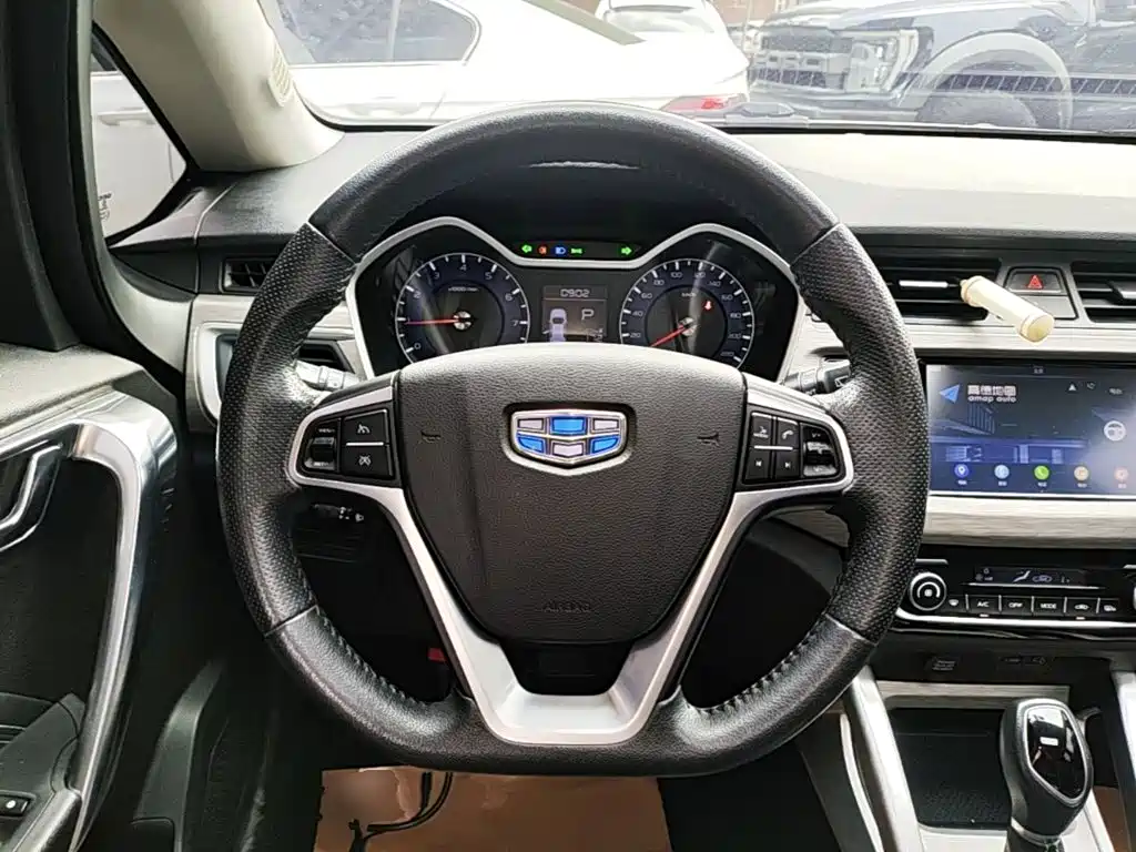 Фото 11 - Geely Vision X3