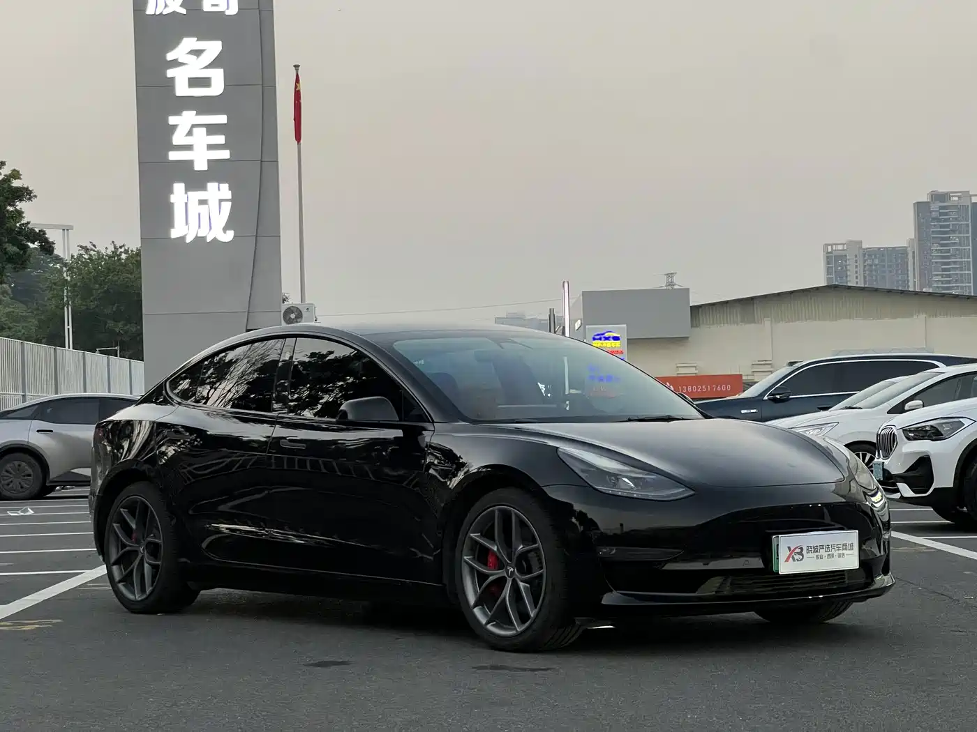 Фото 3 - Tesla Model 3