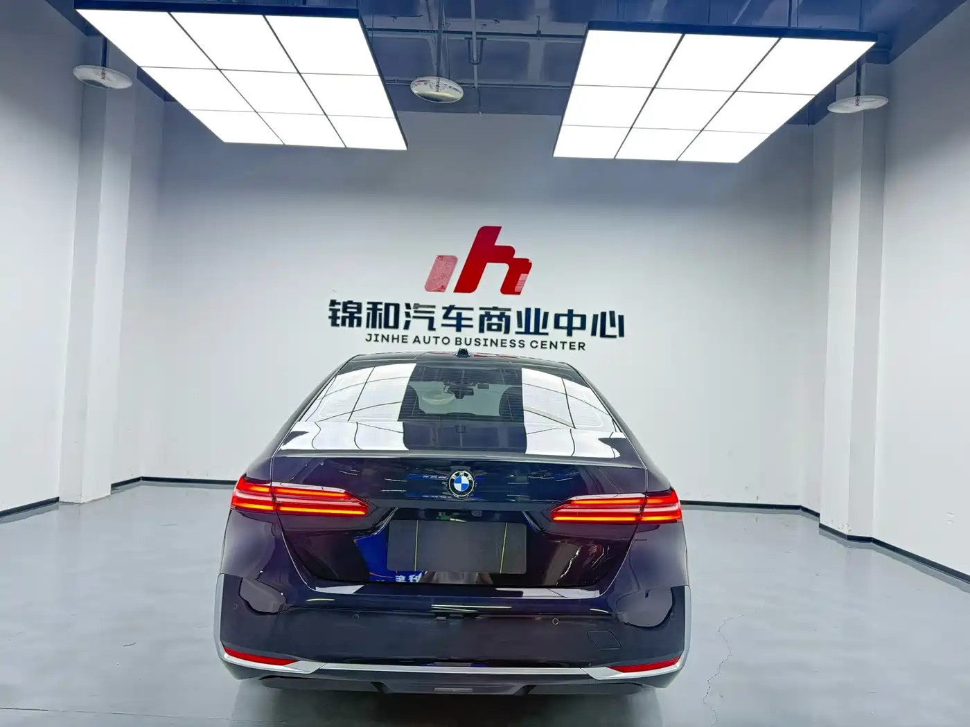 BMW 5 Series 2025 525Li Luxury Package фото 9