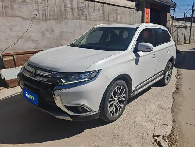 MITSUBISHI OUTLANDER