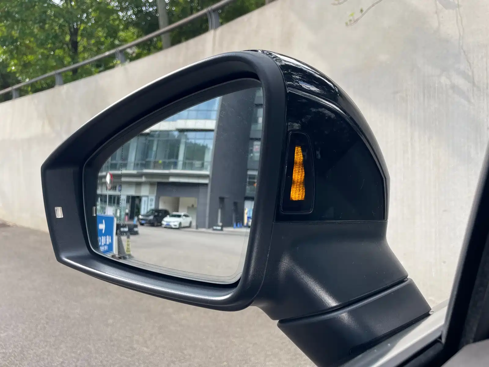 Фото 22 - Volkswagen Touareg
