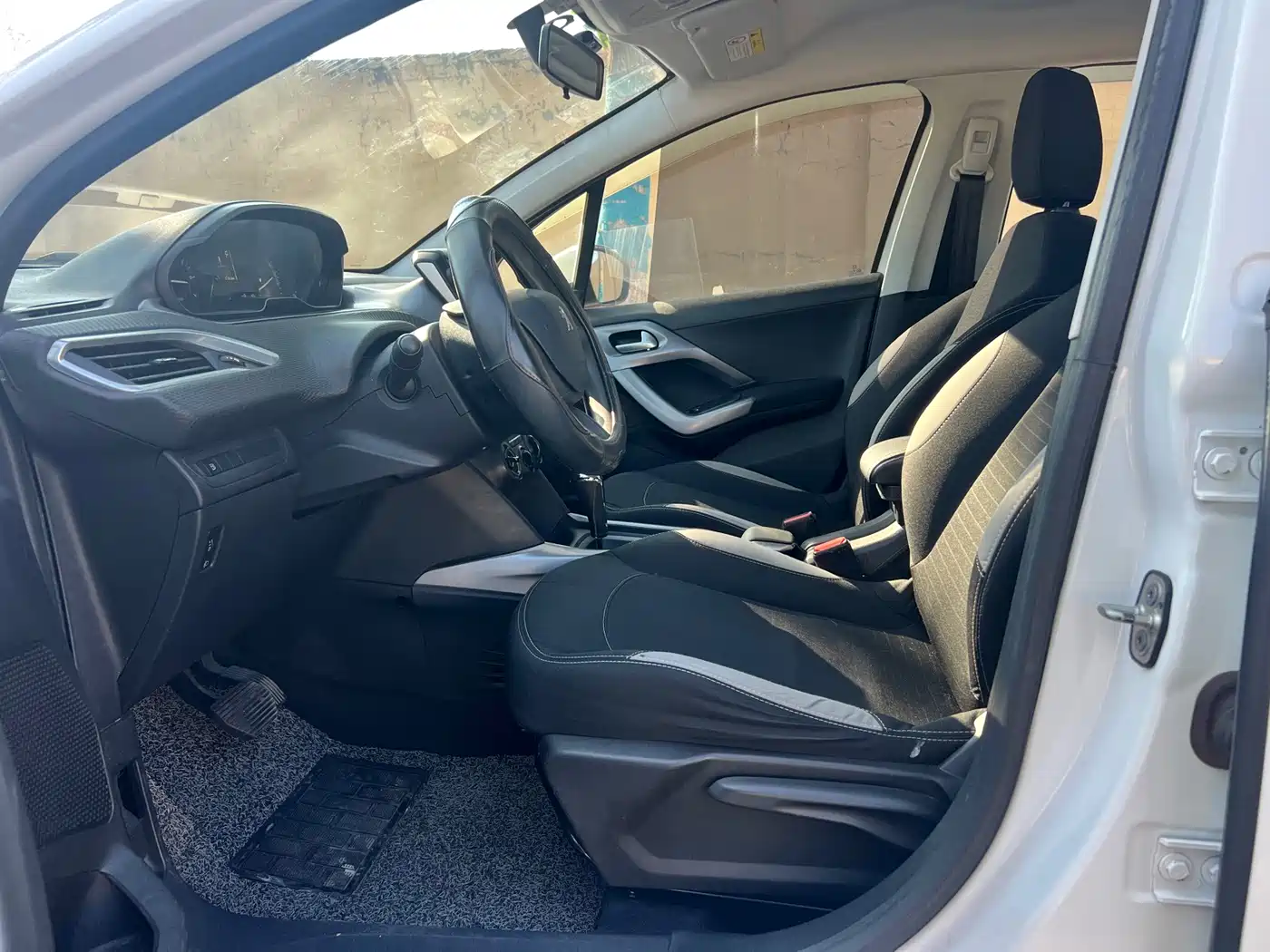 Peugeot 2008 2014 2014 1.6L Automatic Trend Edition