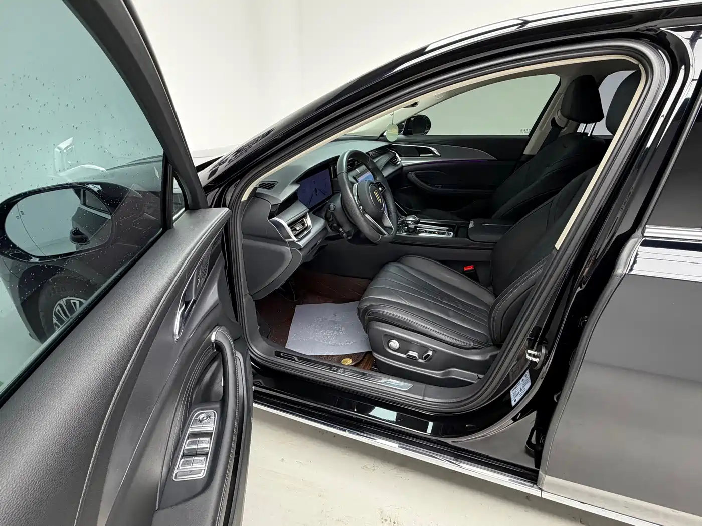 Hongqi H5 2024 2.0T Automatic Smart Connect Flag Smooth Edition фото 12