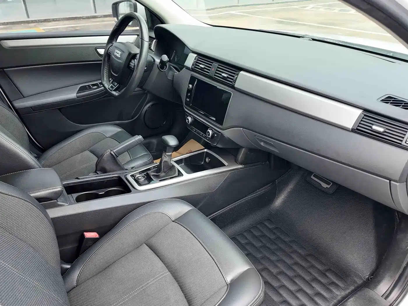 Qoros 3 2015 2014 Sedan 1.6L Automatic Joy
