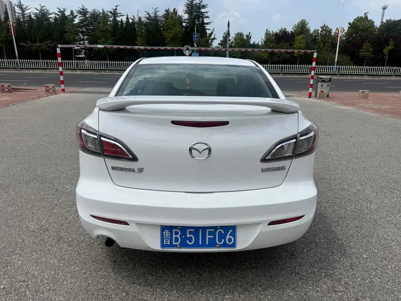 Mazda Mazda3 Axela 2012 2011 Sedan 1.6L Automatic Elite